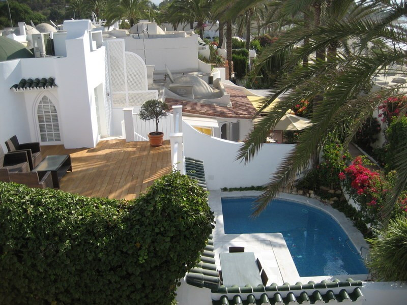  Oasis Club Villa for Sale   Beachside Marbella